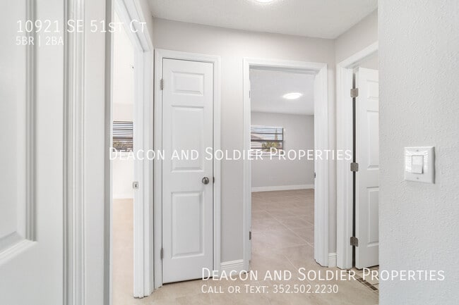 Building Photo - 10921 SE 51st Ct