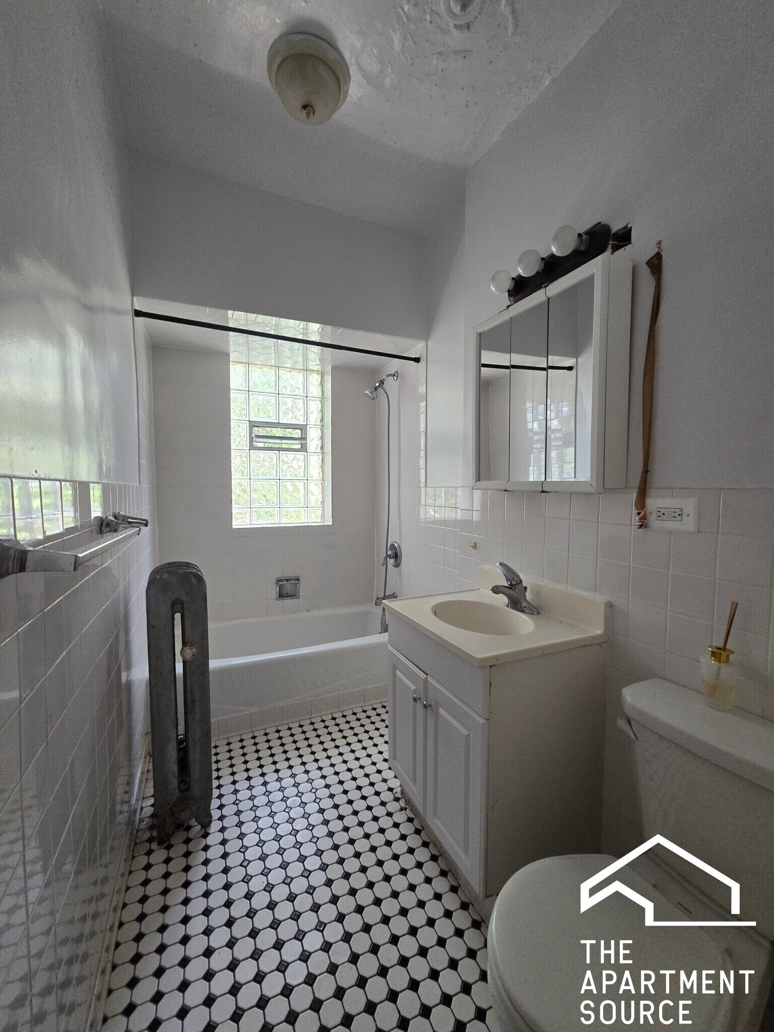 Building Photo - 918 Reba Pl
