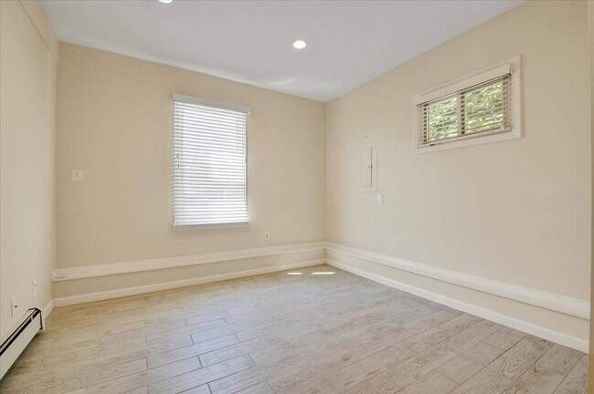 Building Photo - 25 A Gardners Ln