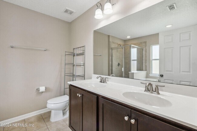 Building Photo - 4619 Pine Lake Dr