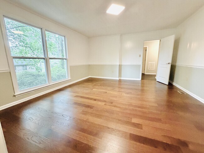 Building Photo - 7905 Castleton Ln