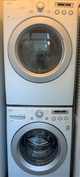 Free Laundry - 1714 N Ogden Dr
