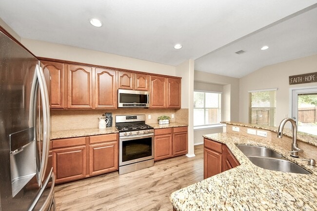 Building Photo - 6003 Baileys Run Ln