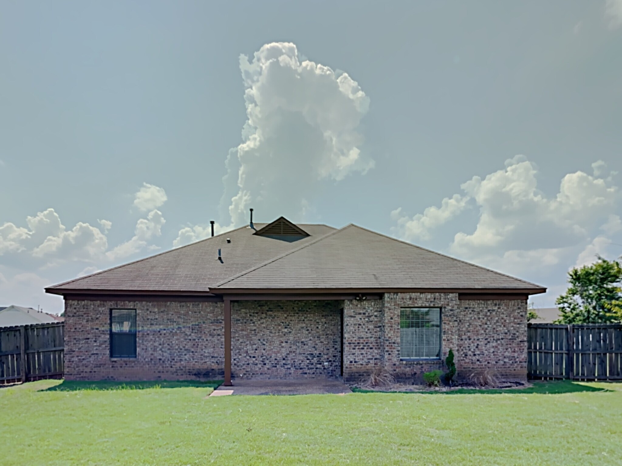 Building Photo - 30 Mossy Springs Cv