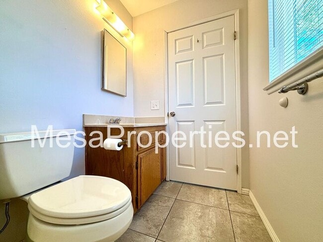 Building Photo - 18390 Mead Ln