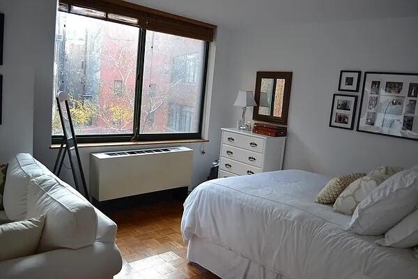 Building Photo - 295 Greenwich St