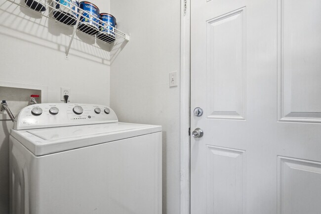 Building Photo - 955 Pacific Silver Ct