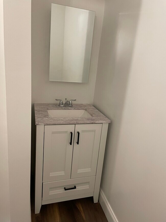 Bathroom vanity - 5350 Kincaid St