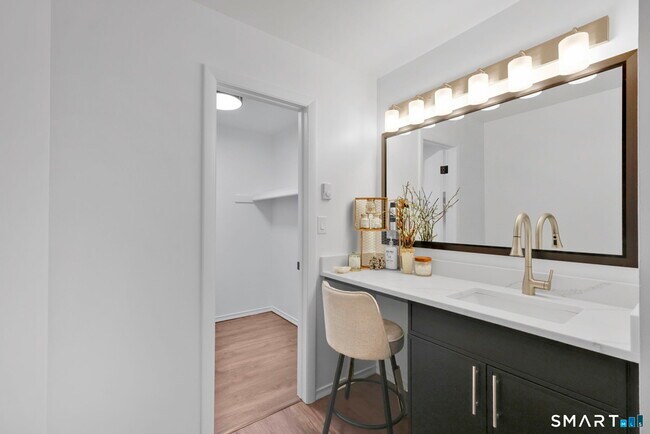 Building Photo - 62 Candlewood Dr