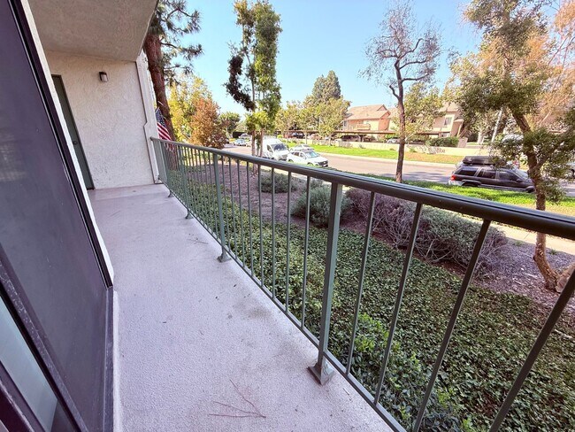 Building Photo - Best Value in Irvine!