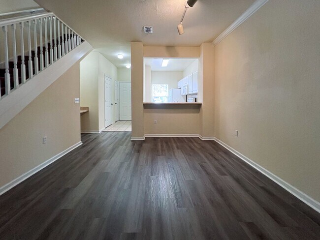 Building Photo - 2/2.5 Town Home in Magnolia Place Available NOW!