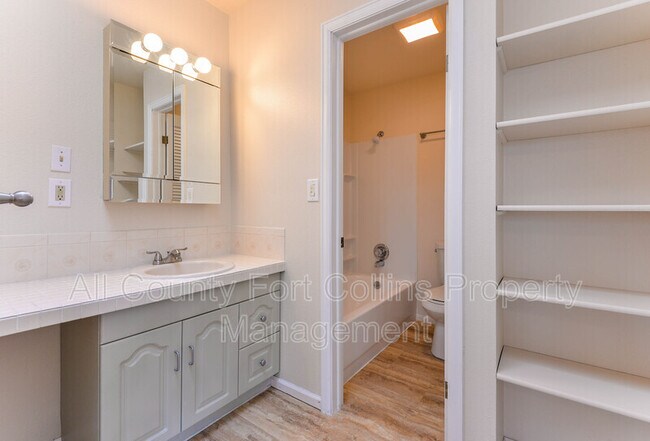 Building Photo - 3907 Benthaven St