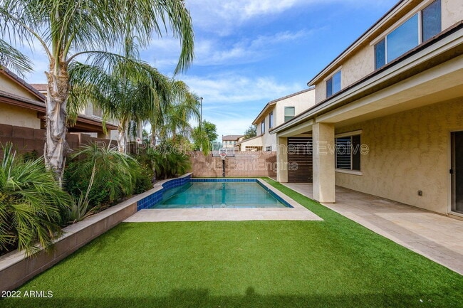 Building Photo - 1544 E Hummingbird Way