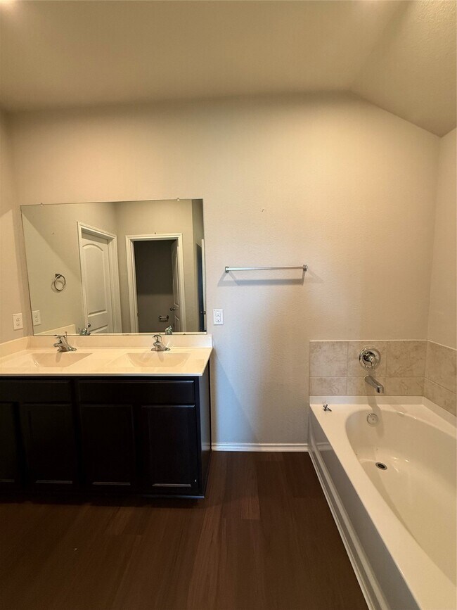 Building Photo - 11335 Dawn Beach Ln