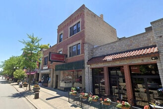 Building Photo - 4754 N Lincoln Ave