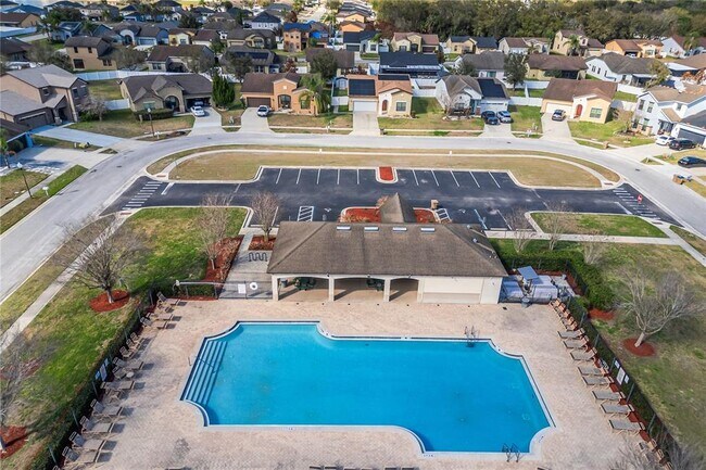 Building Photo - 4655 Doral Park Ave