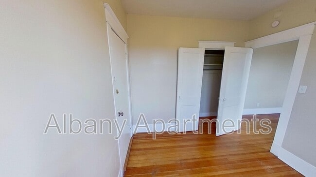 Building Photo - 469 Delaware Ave