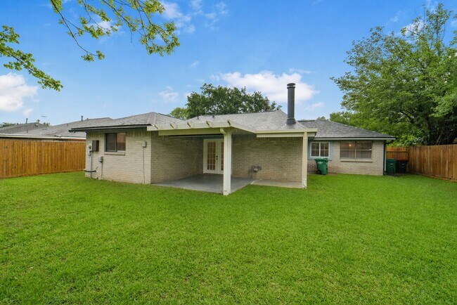 Building Photo - 21211 Park Mt Dr