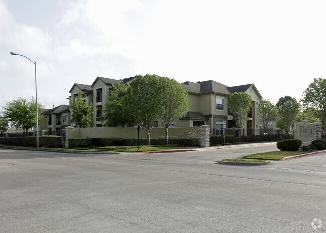 Building Photo - Willow Park
