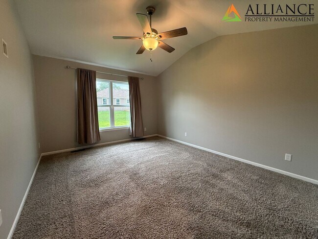 Building Photo - 112 Quail Ct