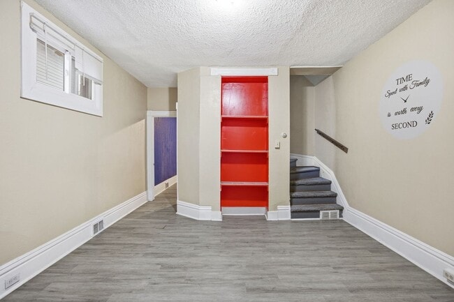 Building Photo - 1114-1118 Sutherland