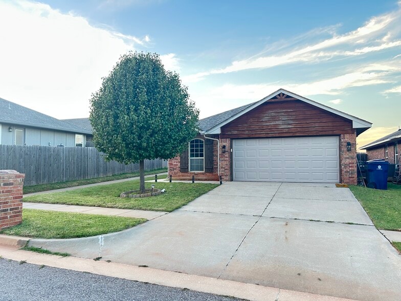 Primary Photo - 9025 SW 46th St