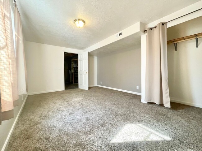 Building Photo - Beautiful Single Family Home Available Soon!