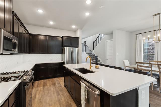Building Photo - 2121 Tolleson Dr