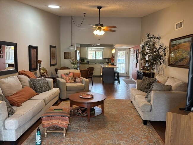 Building Photo - Enjoy this cozy 2 Bedroom, 1.75 Bathrooms, 1.5 Car Garage home in Premier Active Adult Resort Sty...