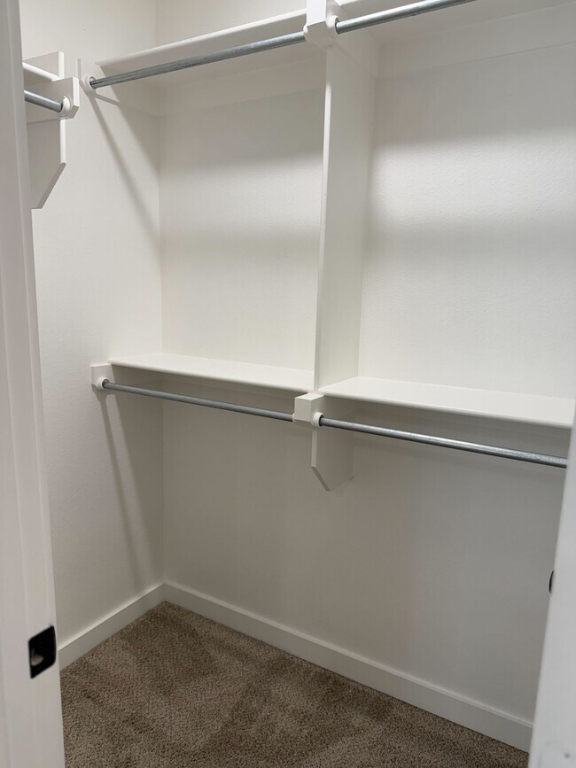 Building Photo - 10307 Creek St