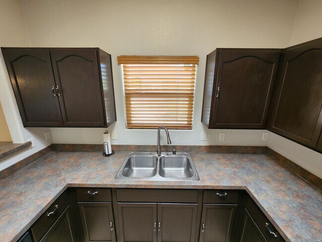 Building Photo - 5859 Habanero Dr