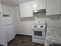 Building Photo - Recently Remodeled 3 bed/ 1 bath home!