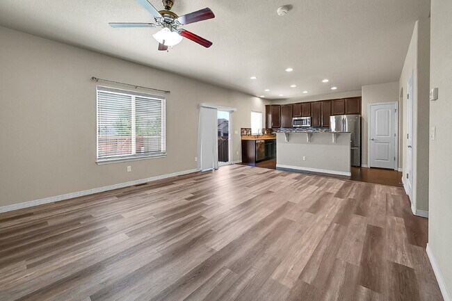 Building Photo - $2,650 - 4 Bed, 2.5 Bath Home with Fenced ...