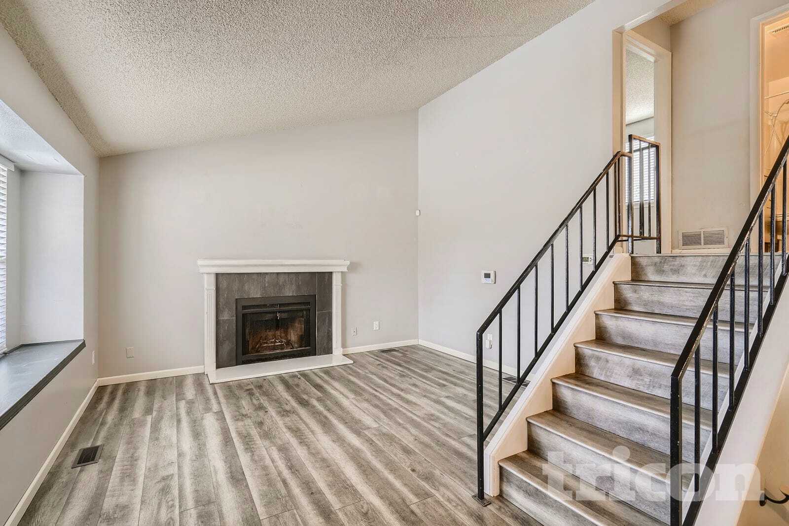 Building Photo - 1721 S Genoa Way