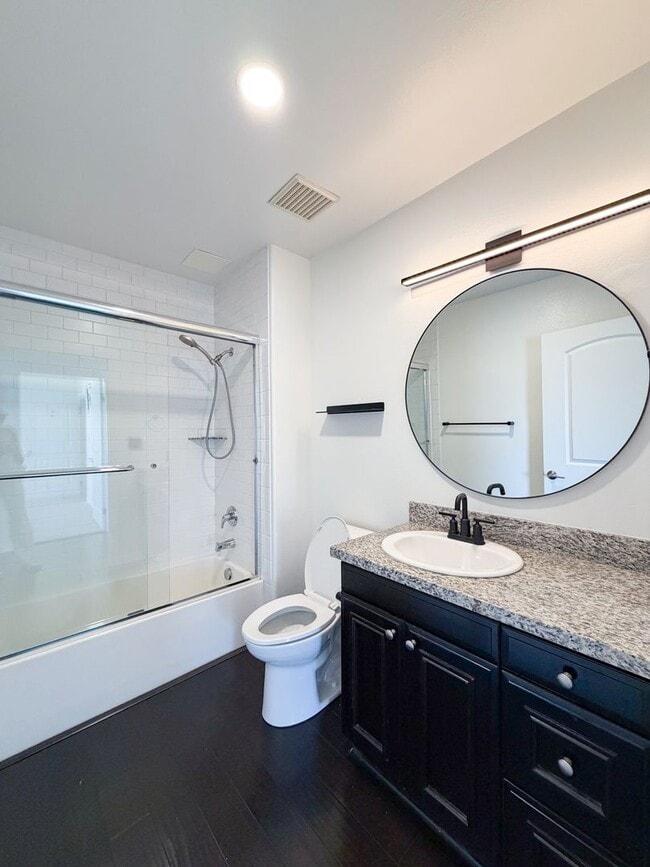 Building Photo - Beautiful Penthouse - 2bd 2 ba