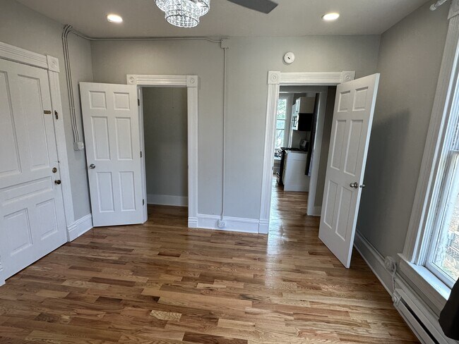 Building Photo - 278 Douglas-3