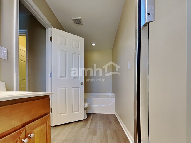 Building Photo - 241 Emerald Isle Dr