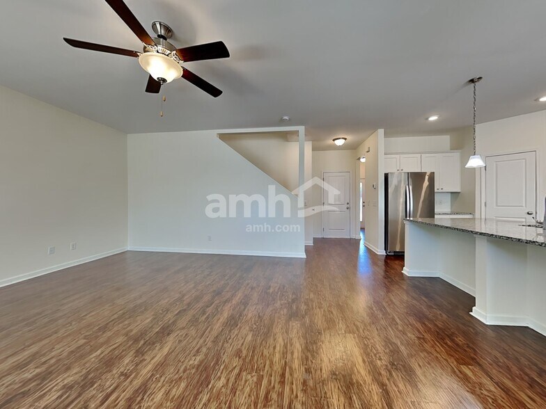 Building Photo - 224 Dogwood Cir