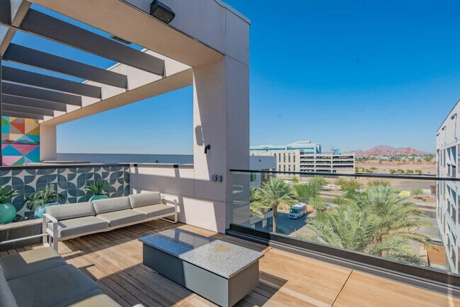 Building Photo - 701 W Rio Salado Pkwy