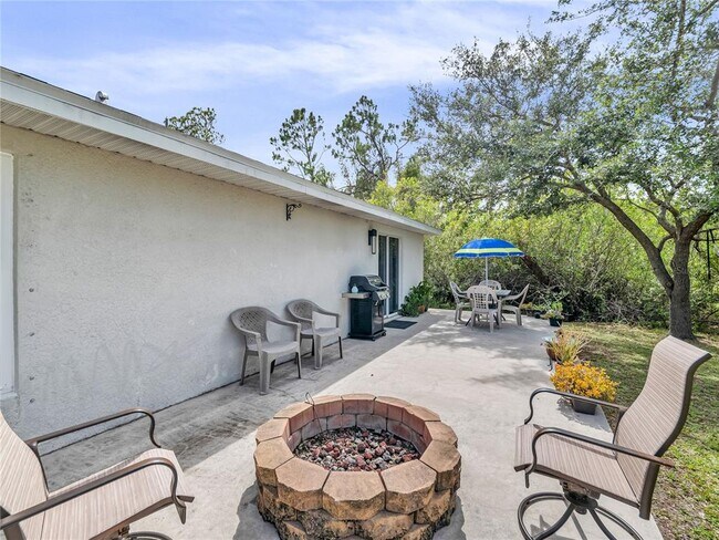 Building Photo - 15509 Alsace Cir