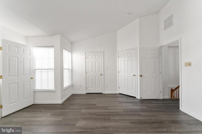 Building Photo - 7102 Finch Ln