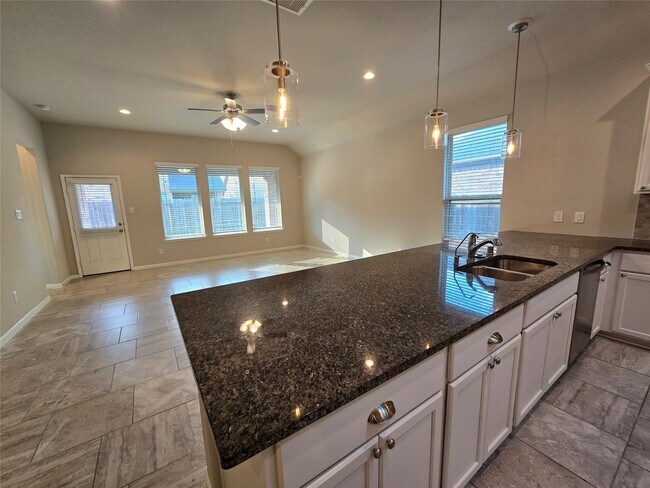 Building Photo - 511 Yellow Bullhead Ct