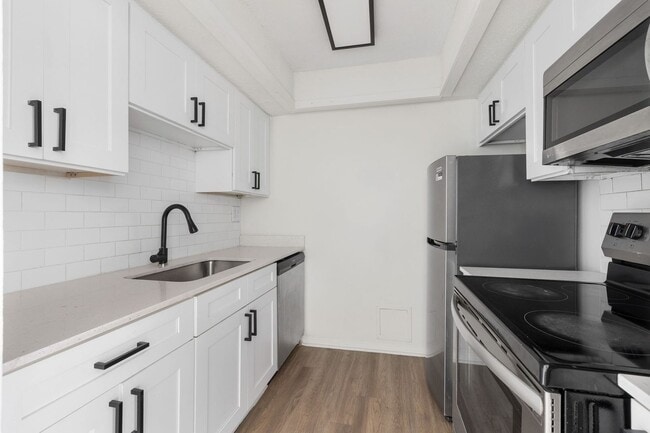 Interior Photo - The Riverview