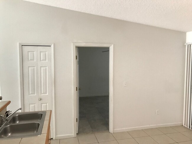 Building Photo - 29 Pony Ln