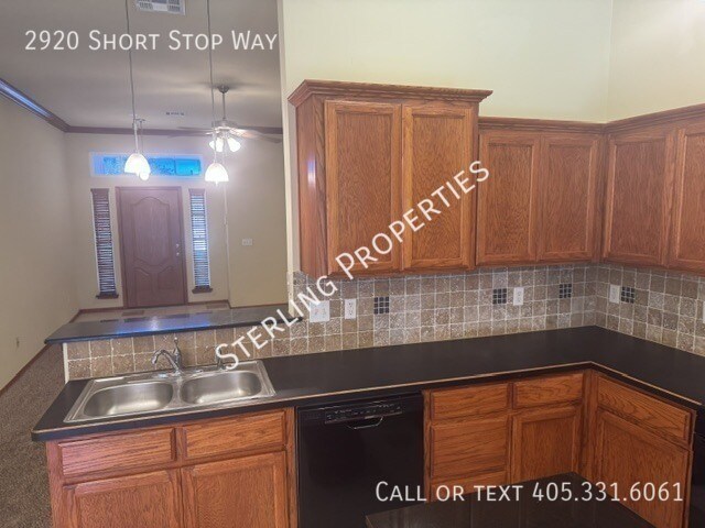Building Photo - 2920 Short Stop Way