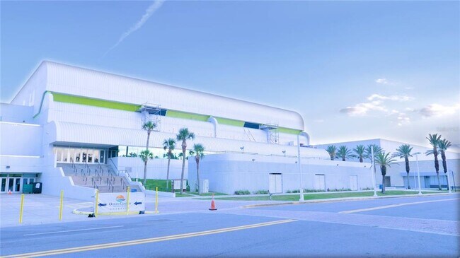 Building Photo - 121 N Hollywood Ave