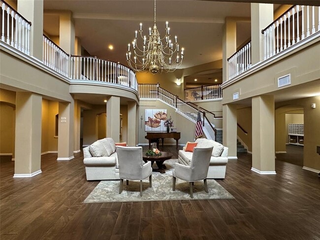 Building Photo - 2815 Kings Crossing Dr