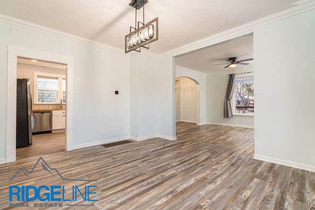 Building Photo - Remodeled home with large dining and livin...