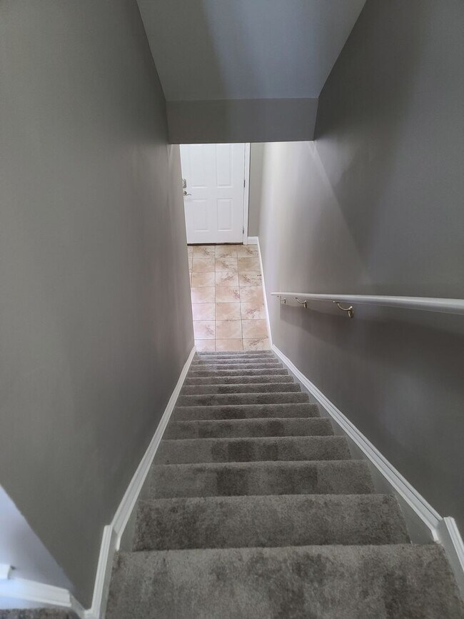 Building Photo - 3 Bedroom Townhome for Rent in Waynesboro