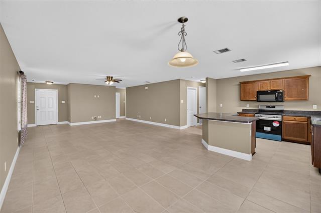 Building Photo - 2215 Splendor Ct